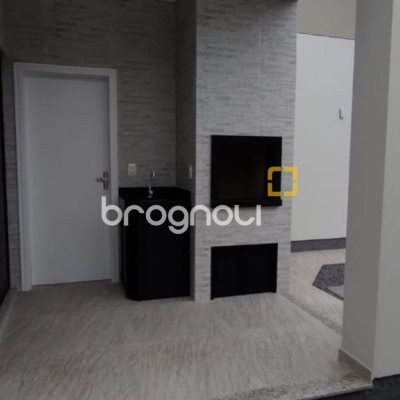 Casa de Condomínio com 137m², 3 quartos (sendo 1 suíte), 2 garagens, no bairro Praia de Fora em Palhoça