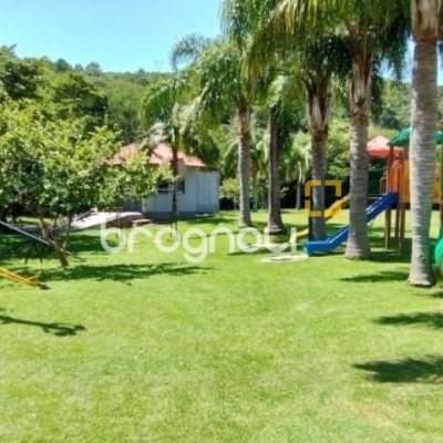Casa de Condomínio com 137m², 3 quartos (sendo 1 suíte), 2 garagens, no bairro Praia de Fora em Palhoça