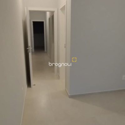 Casa de Condomínio com 137m², 3 quartos (sendo 1 suíte), 2 garagens, no bairro Praia de Fora em Palhoça