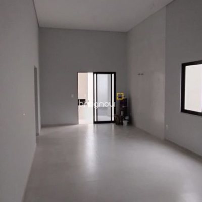 Casa de Condomínio com 137m², 3 quartos (sendo 1 suíte), 2 garagens, no bairro Praia de Fora em Palhoça