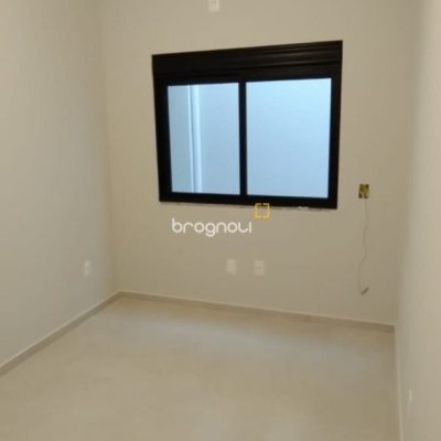 Casa de Condomínio com 137m², 3 quartos (sendo 1 suíte), 2 garagens, no bairro Praia de Fora em Palhoça