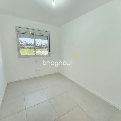 Apartamento com 82m², 3 quartos (sendo 1 suíte), 2 garagens, no bairro Campeche em Florianópolis
