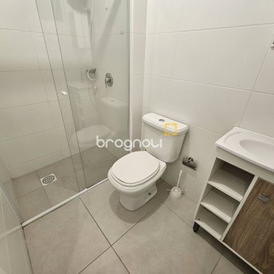 Apartamento com 82m², 3 quartos (sendo 1 suíte), 2 garagens, no bairro Campeche em Florianópolis