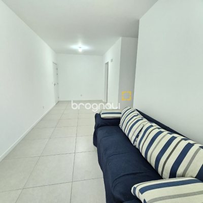 Apartamento com 82m², 3 quartos (sendo 1 suíte), 2 garagens, no bairro Campeche em Florianópolis