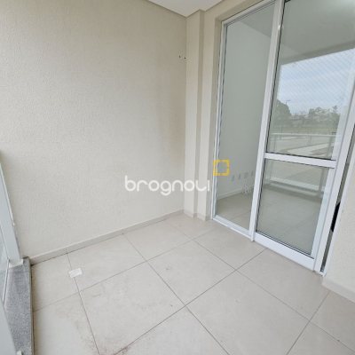Apartamento com 82m², 3 quartos (sendo 1 suíte), 2 garagens, no bairro Campeche em Florianópolis