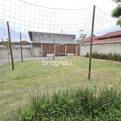 Apartamento com 82m², 3 quartos (sendo 1 suíte), 2 garagens, no bairro Campeche em Florianópolis