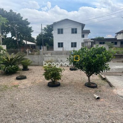 Casa com 64m², 2 quartos, 2 garagens, no bairro Forquilhas em São José