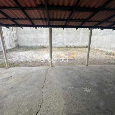 Casa com 64m², 2 quartos, 2 garagens, no bairro Forquilhas em São José