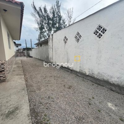 Casa com 64m², 2 quartos, 2 garagens, no bairro Forquilhas em São José
