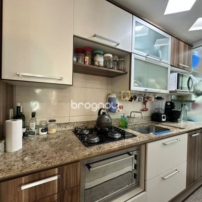 Apartamento com 63m², 2 quartos (sendo 1 suíte), 1 garagem, no bairro Pagani em Palhoça
