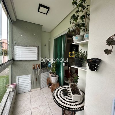 Apartamento com 63m², 2 quartos (sendo 1 suíte), 1 garagem, no bairro Pagani em Palhoça