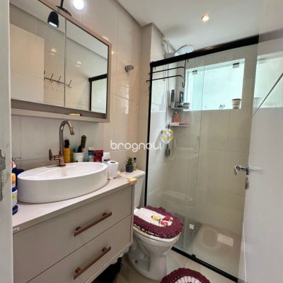 Apartamento com 63m², 2 quartos (sendo 1 suíte), 1 garagem, no bairro Pagani em Palhoça