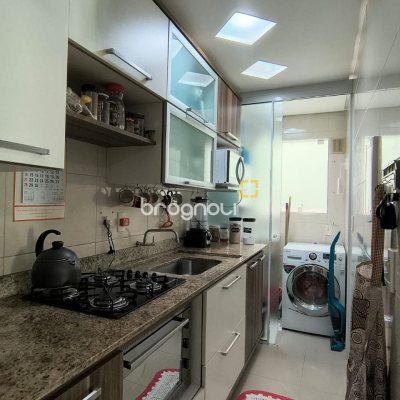 Apartamento com 63m², 2 quartos (sendo 1 suíte), 1 garagem, no bairro Pagani em Palhoça