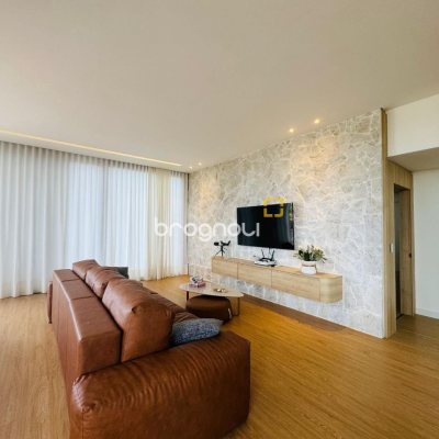 Cobertura com 294m², 3 quartos (sendo 3 suítes), 2 garagens, no bairro Campeche em Florianópolis