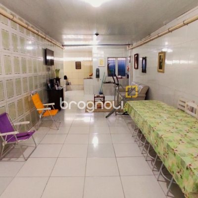 Casa com 188m², 4 quartos, 4 garagens, no bairro Forquilhas em São José