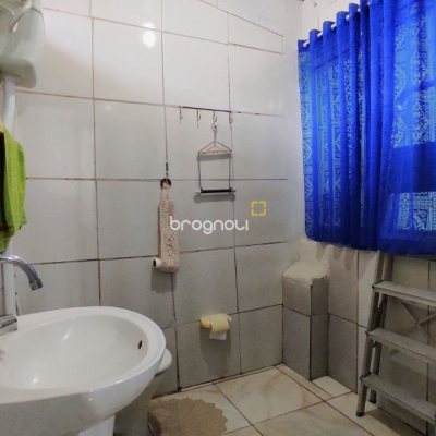 Casa com 188m², 4 quartos, 4 garagens, no bairro Forquilhas em São José