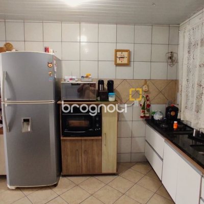 Casa com 188m², 4 quartos, 4 garagens, no bairro Forquilhas em São José