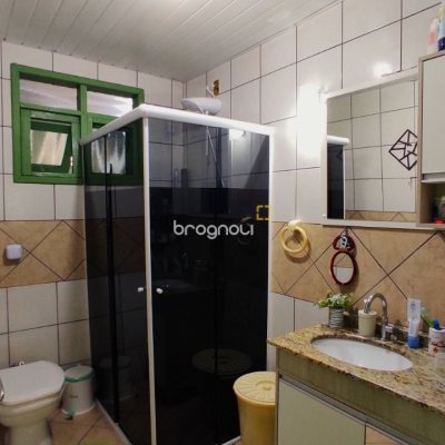 Casa com 188m², 4 quartos, 4 garagens, no bairro Forquilhas em São José