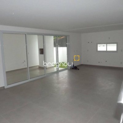 Casa com 133m², 3 quartos (sendo 1 suíte), 1 garagem, no bairro Ribeirão da Ilha em Florianópolis