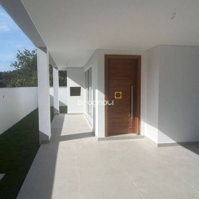 Casa com 133m², 3 quartos (sendo 1 suíte), 1 garagem, no bairro Ribeirão da Ilha em Florianópolis