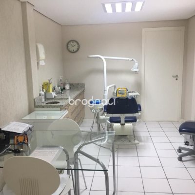 Loja com 86m², 1 garagem, no bairro Campinas em São José