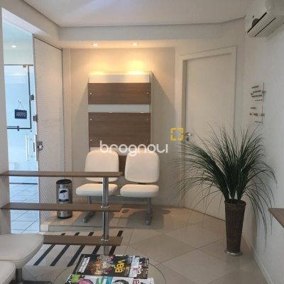 Loja com 86m², 1 garagem, no bairro Campinas em São José