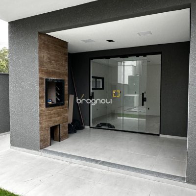 Casa com 172m², 3 quartos (sendo 3 suítes), 2 garagens, no bairro Ingleses em Florianópolis