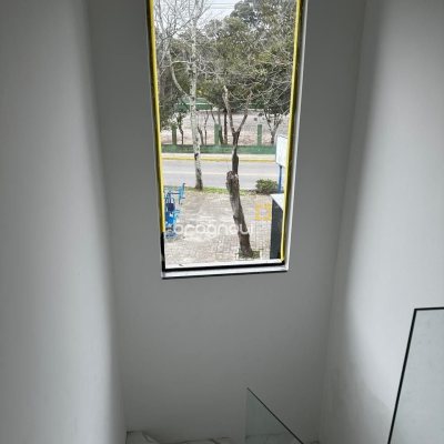 Casa com 172m², 3 quartos (sendo 3 suítes), 2 garagens, no bairro Ingleses em Florianópolis