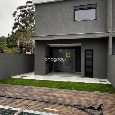 Casa com 172m², 3 quartos (sendo 3 suítes), 2 garagens, no bairro Ingleses em Florianópolis