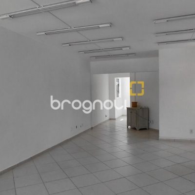 Sala com 47m², no bairro Centro em Florianópolis