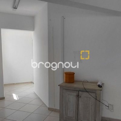 Sala com 47m², no bairro Centro em Florianópolis