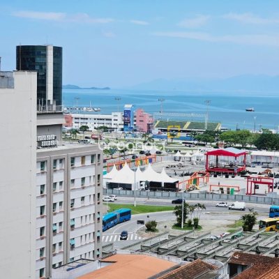 Sala com 47m², no bairro Centro em Florianópolis