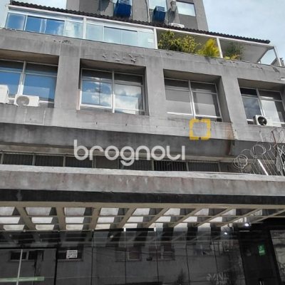 Sala com 47m², no bairro Centro em Florianópolis
