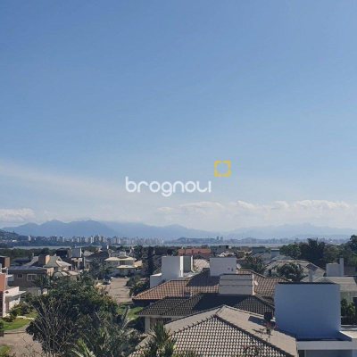Sala com 100m², 4 garagens, no bairro Saco Grande em Florianópolis