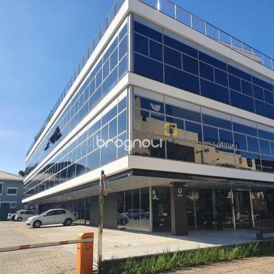 Sala com 100m², 4 garagens, no bairro Saco Grande em Florianópolis