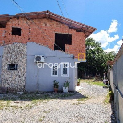 Casa com 150m², 5 quartos, 2 garagens, no bairro Tapera da Base em Florianópolis