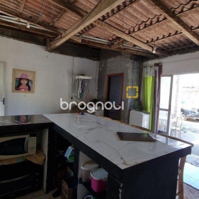 Casa com 150m², 5 quartos, 2 garagens, no bairro Tapera da Base em Florianópolis