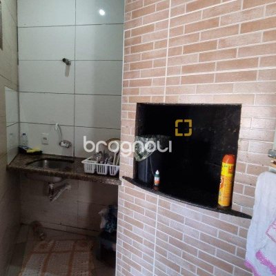 Casa com 150m², 5 quartos, 2 garagens, no bairro Tapera da Base em Florianópolis