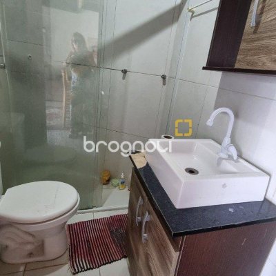Casa com 150m², 5 quartos, 2 garagens, no bairro Tapera da Base em Florianópolis