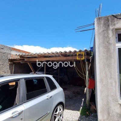 Casa com 150m², 5 quartos, 2 garagens, no bairro Tapera da Base em Florianópolis