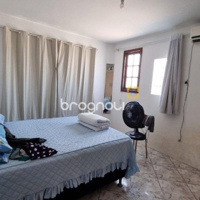 Casa com 150m², 5 quartos, 2 garagens, no bairro Tapera da Base em Florianópolis