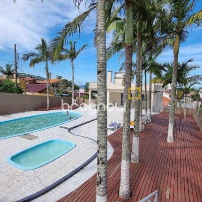 Apartamento com 77m², 2 quartos (sendo 1 suíte), 2 garagens, no bairro Santinho em Florianópolis