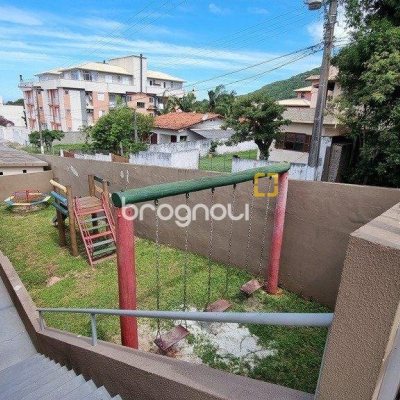Apartamento com 77m², 2 quartos (sendo 1 suíte), 2 garagens, no bairro Santinho em Florianópolis