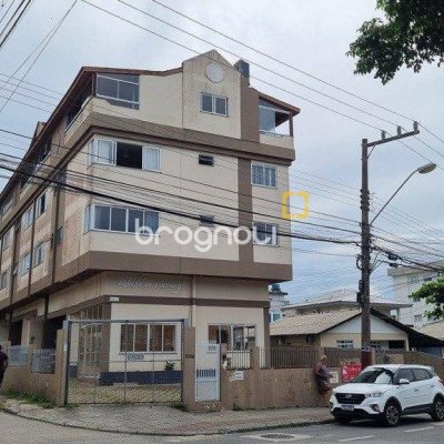 Apartamento com 77m², 2 quartos (sendo 1 suíte), 2 garagens, no bairro Santinho em Florianópolis