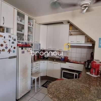 Apartamento com 77m², 2 quartos (sendo 1 suíte), 2 garagens, no bairro Santinho em Florianópolis