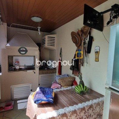 Apartamento com 77m², 2 quartos (sendo 1 suíte), 2 garagens, no bairro Santinho em Florianópolis