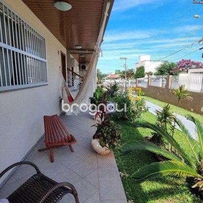 Apartamento com 77m², 2 quartos (sendo 1 suíte), 2 garagens, no bairro Santinho em Florianópolis