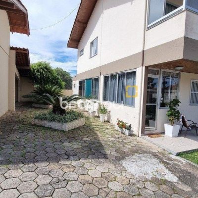 Apartamento com 77m², 2 quartos (sendo 1 suíte), 2 garagens, no bairro Santinho em Florianópolis