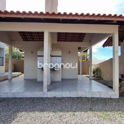 Apartamento com 77m², 2 quartos (sendo 1 suíte), 2 garagens, no bairro Santinho em Florianópolis