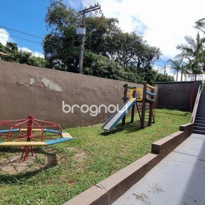 Apartamento com 77m², 2 quartos (sendo 1 suíte), 2 garagens, no bairro Santinho em Florianópolis